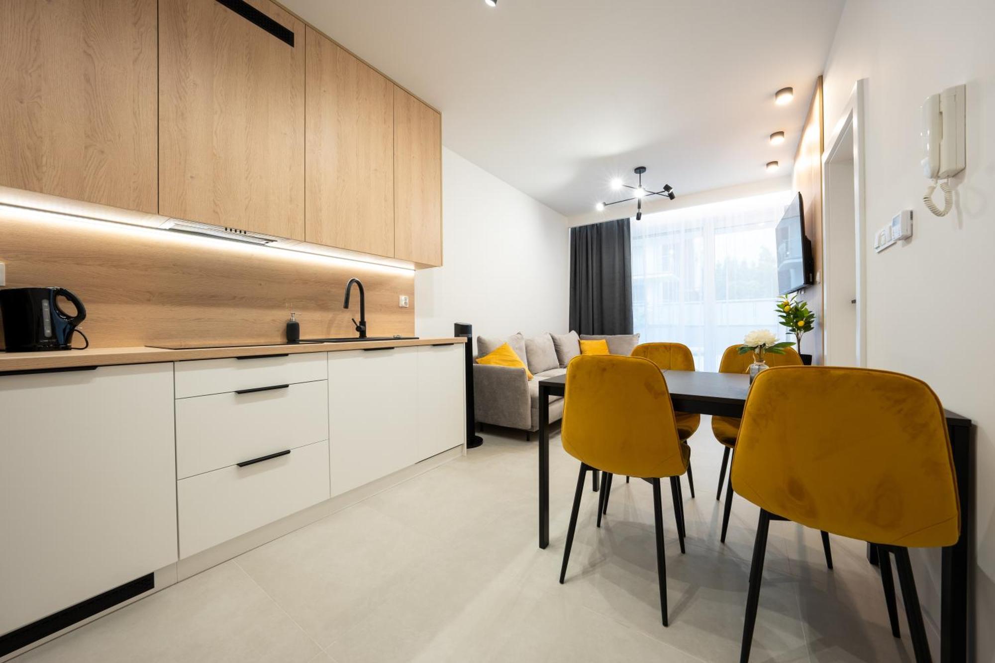 Miodowy Apartament Z Duzym Tarasem W Rewalu, Blisko Morza Kültér fotó