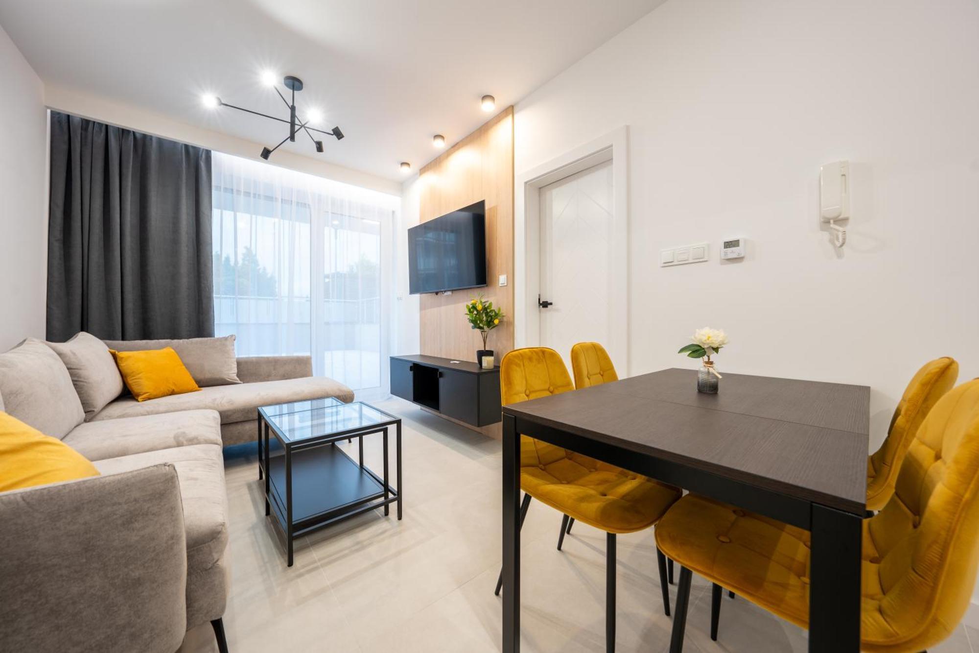 Miodowy Apartament Z Duzym Tarasem W Rewalu, Blisko Morza Kültér fotó