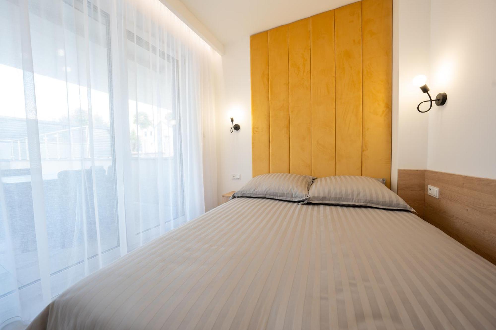 Miodowy Apartament Z Duzym Tarasem W Rewalu, Blisko Morza Kültér fotó